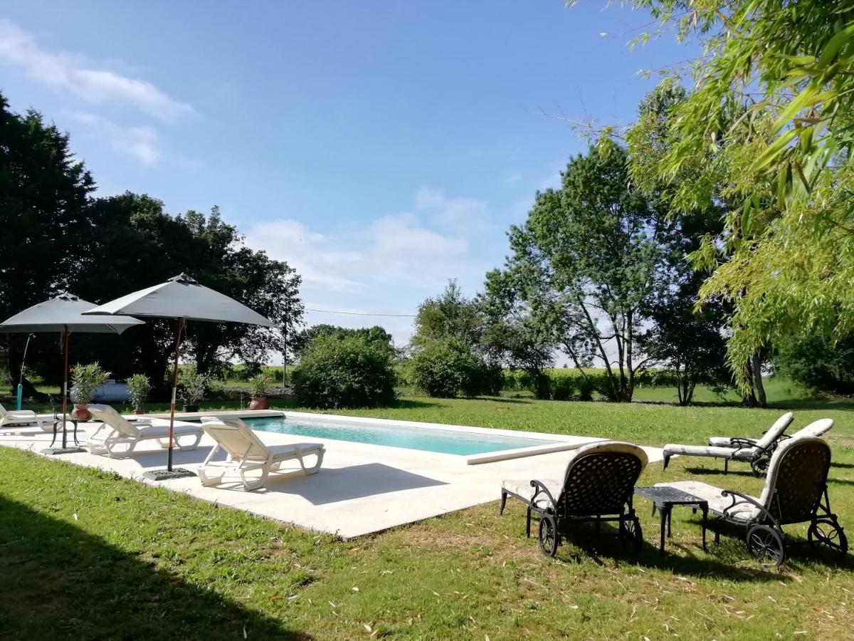 Chateau Des Salles Saint-Fort-sur-Gironde Экстерьер фото