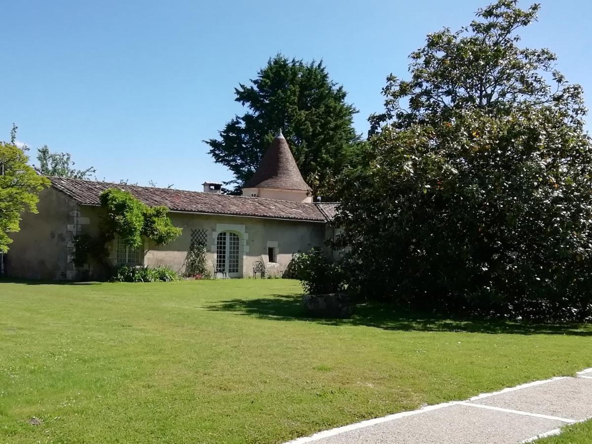 Chateau Des Salles Saint-Fort-sur-Gironde Экстерьер фото