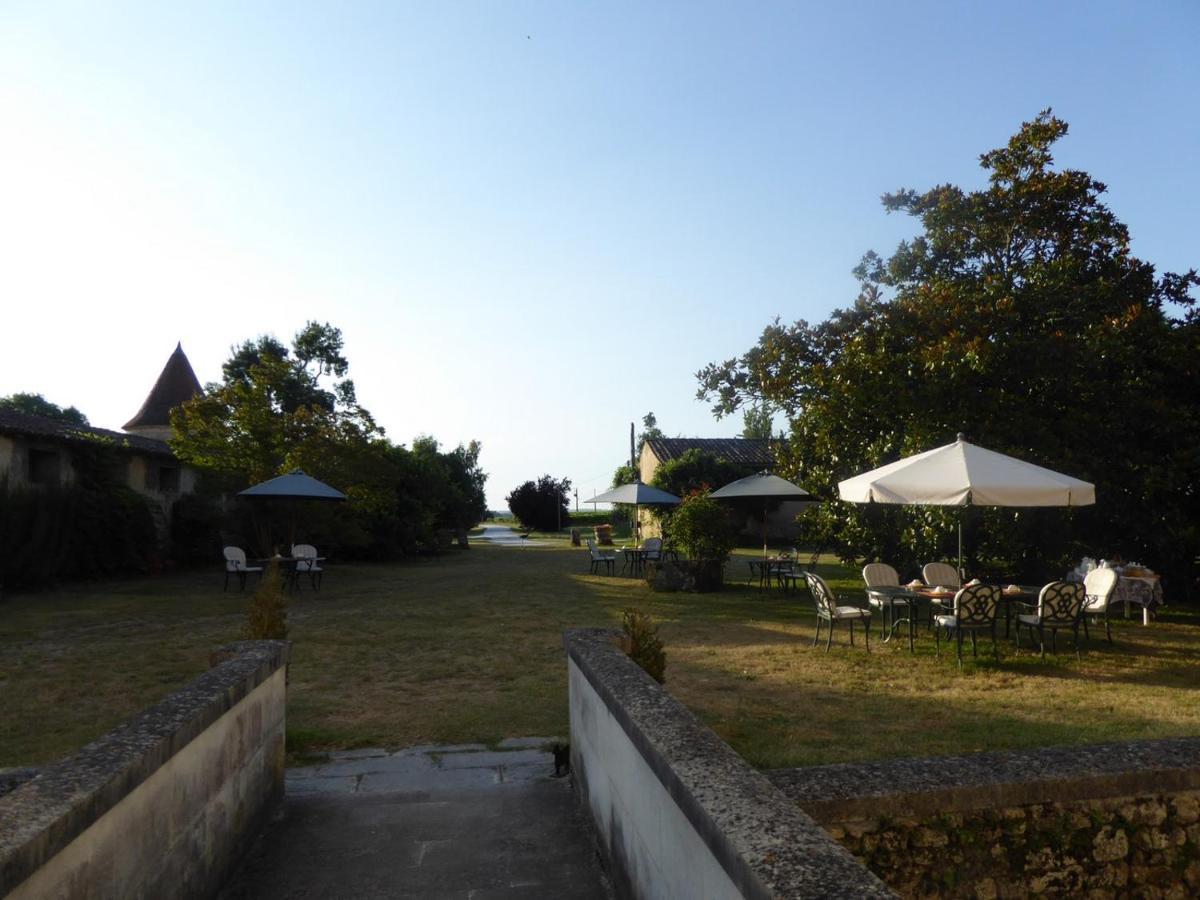 Chateau Des Salles Saint-Fort-sur-Gironde Экстерьер фото