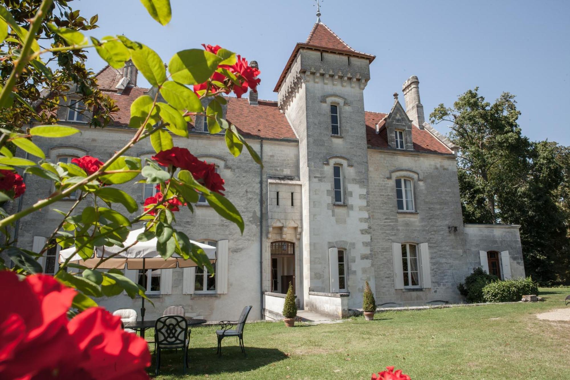 Chateau Des Salles Saint-Fort-sur-Gironde Экстерьер фото
