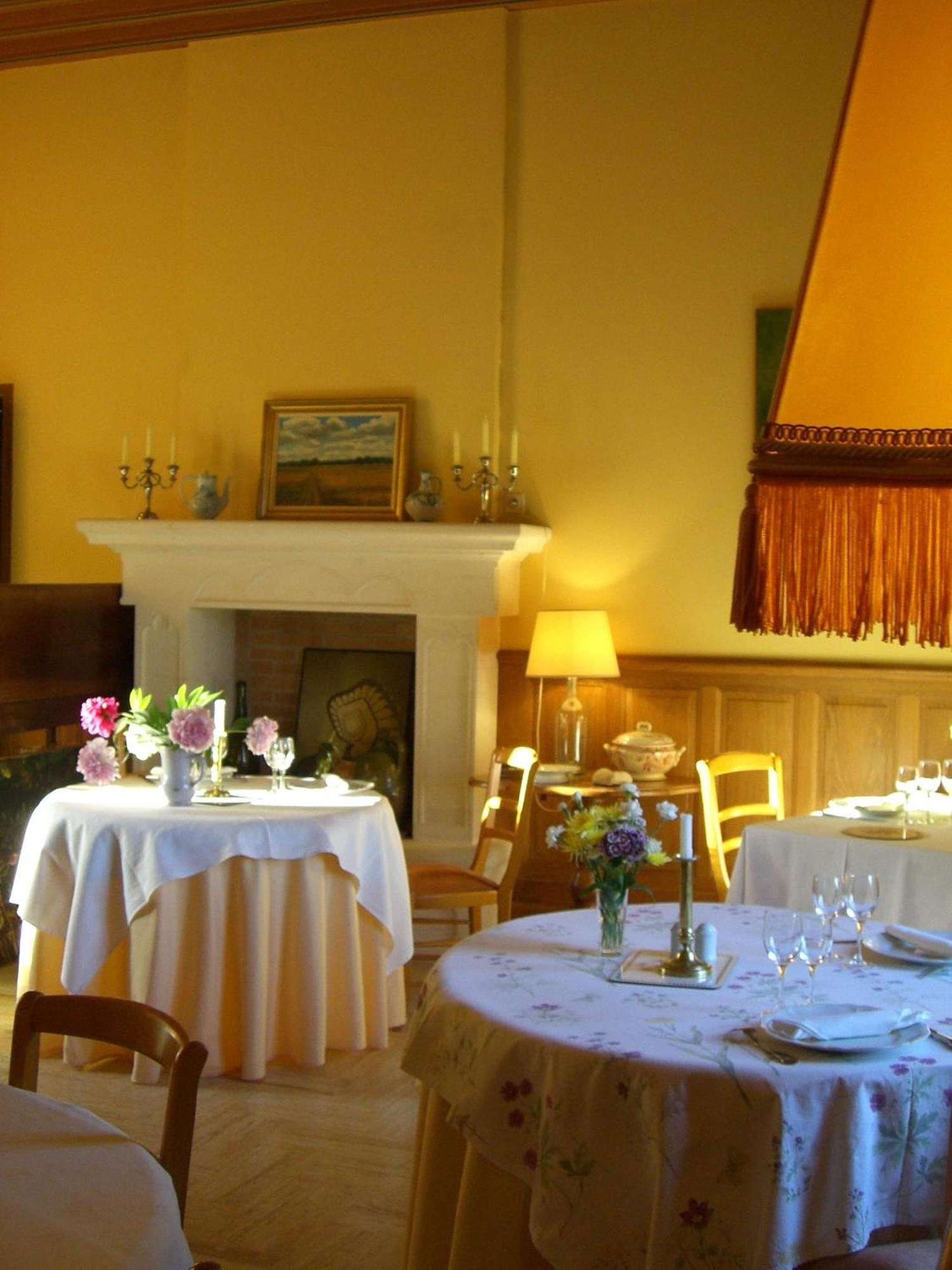 Chateau Des Salles Saint-Fort-sur-Gironde Экстерьер фото