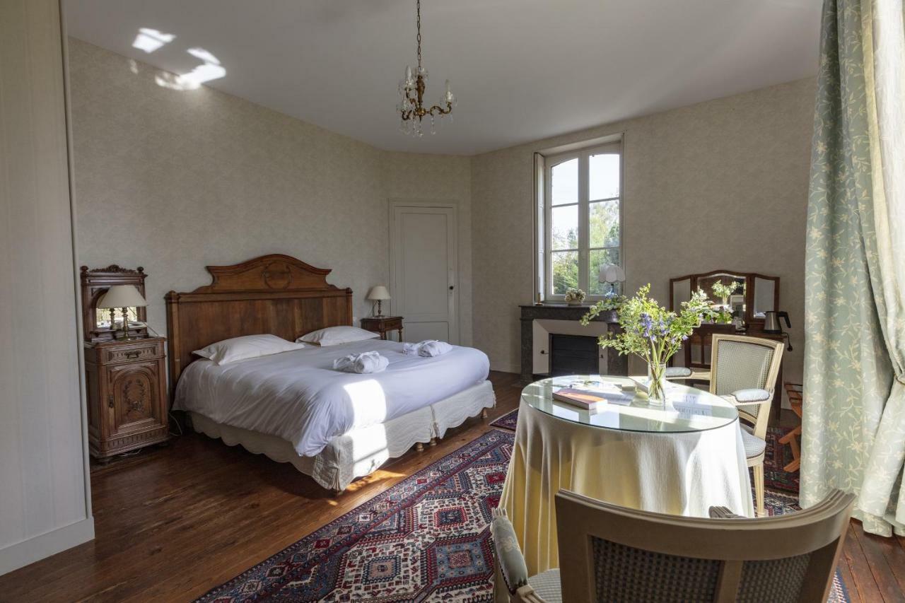Chateau Des Salles Saint-Fort-sur-Gironde Экстерьер фото
