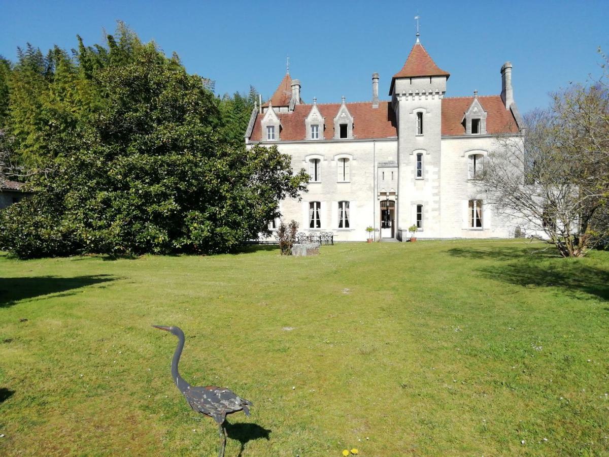 Chateau Des Salles Saint-Fort-sur-Gironde Экстерьер фото