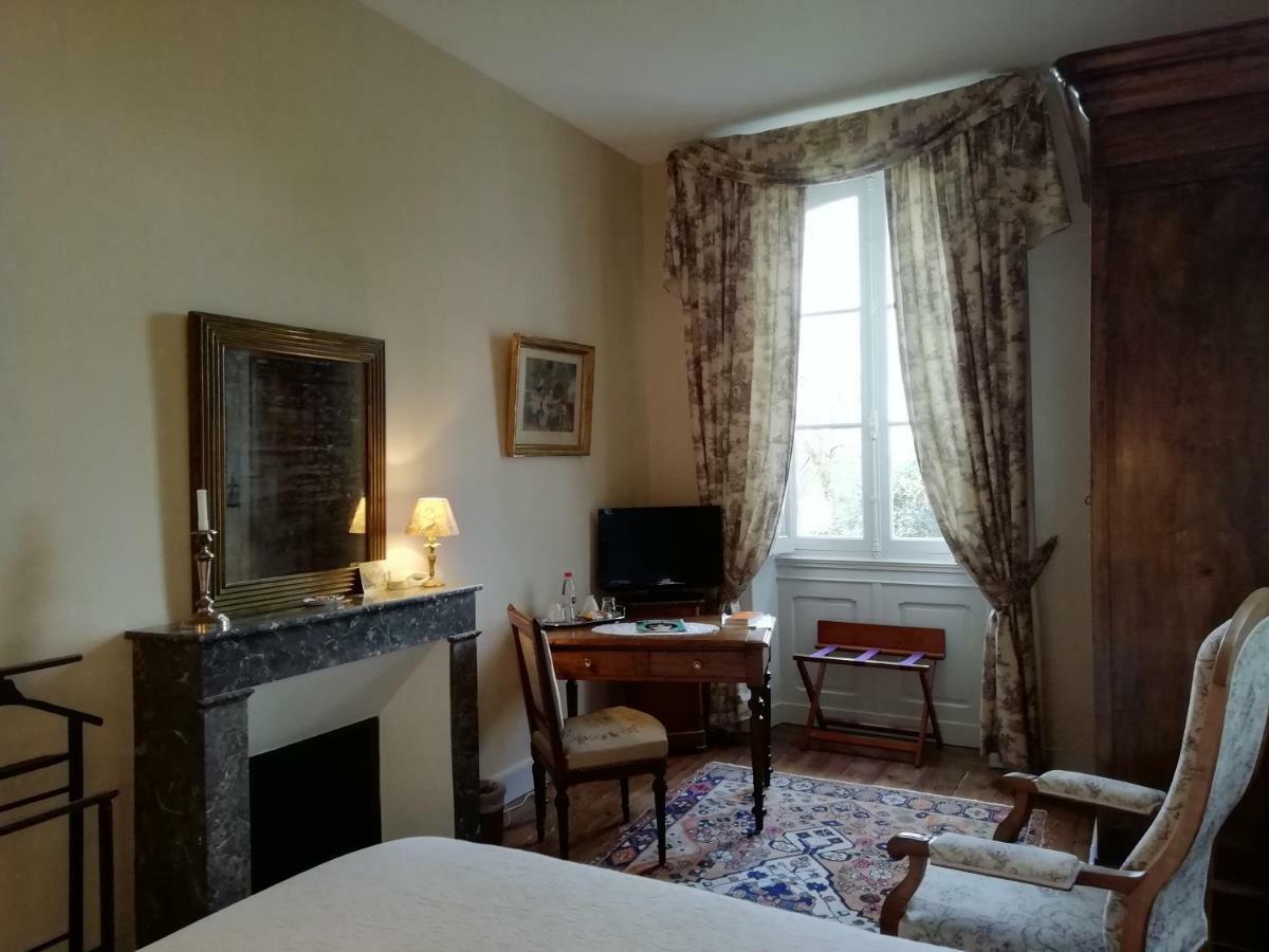 Chateau Des Salles Saint-Fort-sur-Gironde Экстерьер фото